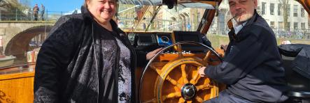 Амстердам. Канали. Кораблик.