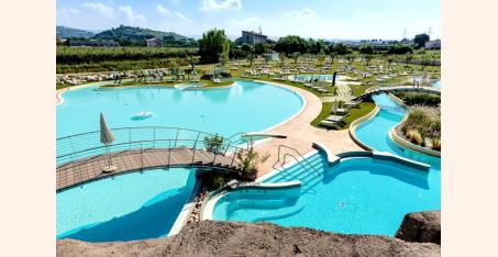 Термальний парк Aquardens